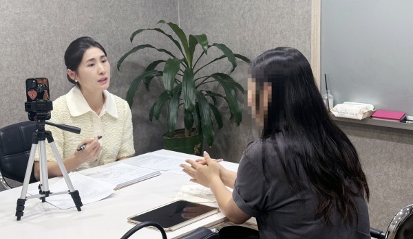 에이플러스 스피치에서 간호사면접 컨설팅을 받는 수강생